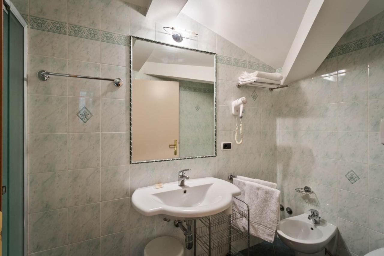 Hotel Due Laghi Padergnone Dış mekan fotoğraf